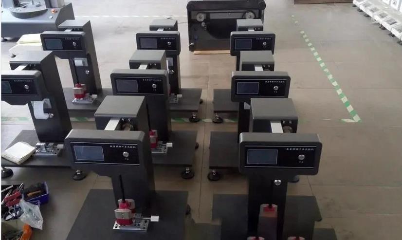 如何解決電子拉力機(jī)的正負(fù)誤差？